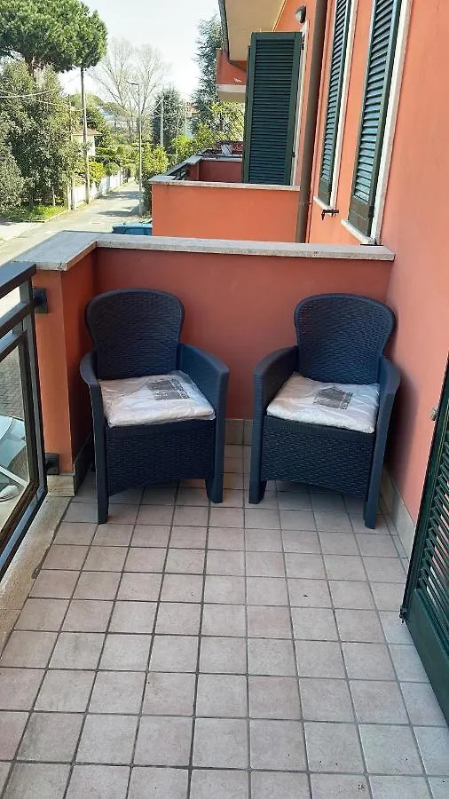 Appartamento A Tonfano 1Km Mare Pietrasanta 0*,  Italy