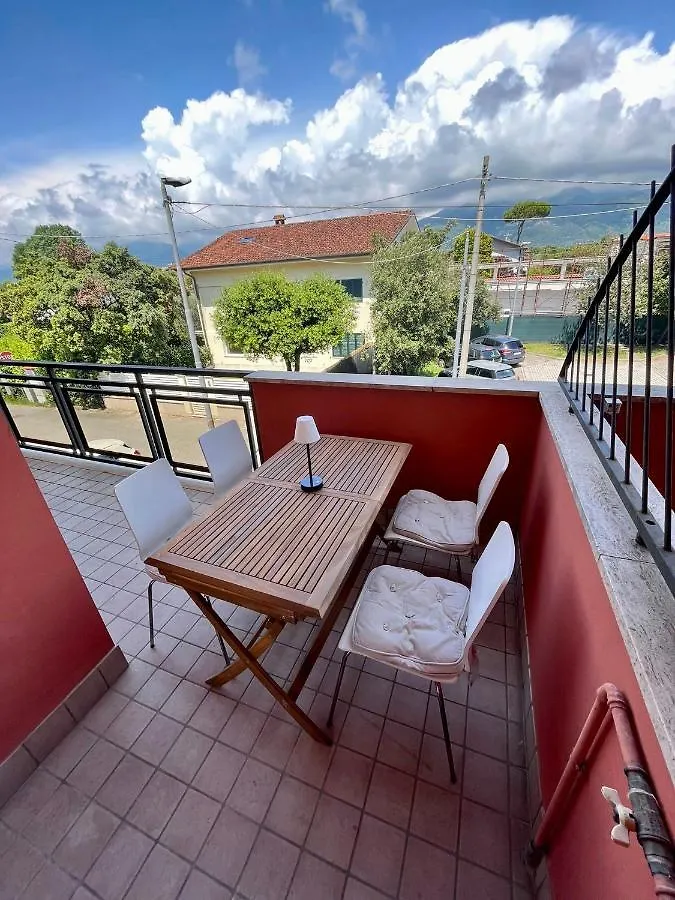 Appartamento A Tonfano 1Km Mare Pietrasanta Italy